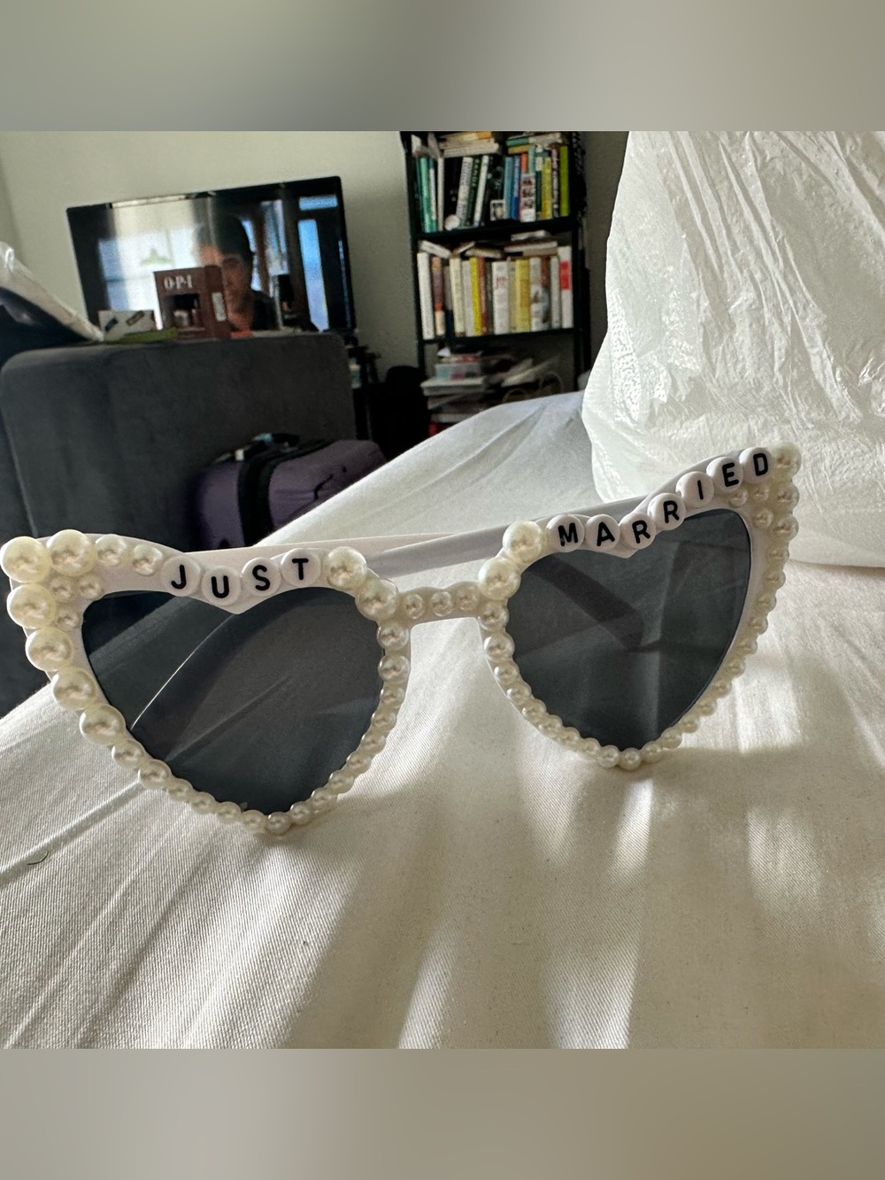 Pearl Embellished "Just Married" White Heart Sunglasses